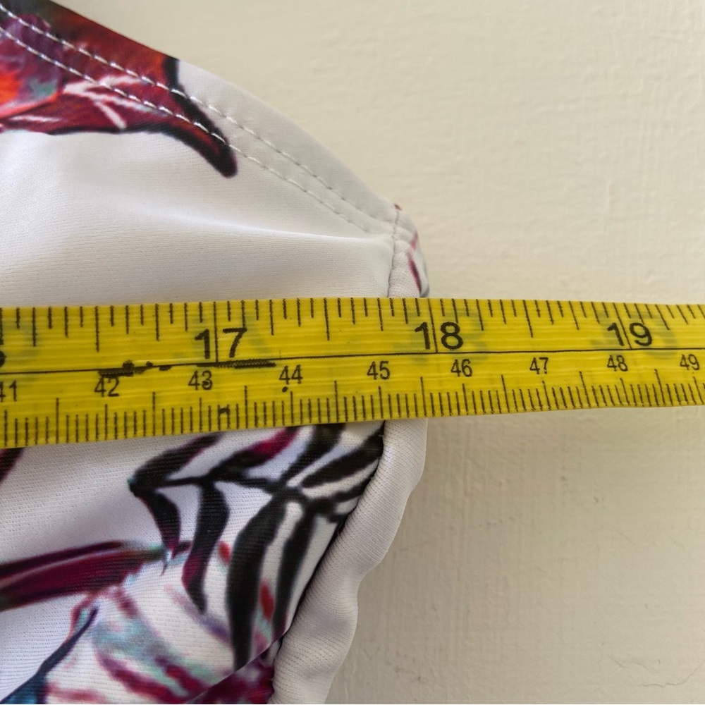 Floral and palm ranking beach top with O ring bust detail Size 2XL - Picture 10 of 11